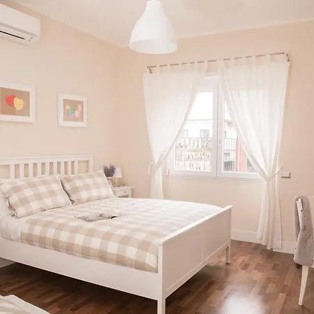 Roma's Tuscolana Apartment