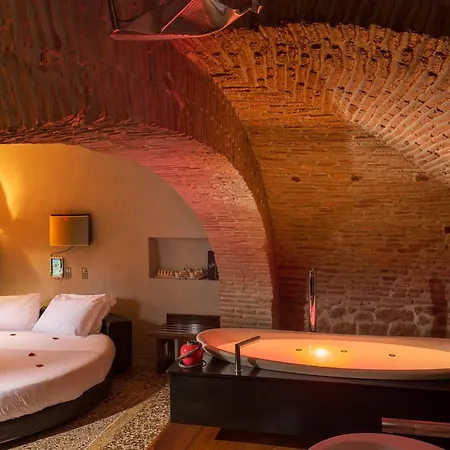 Suitesistina For Brave Lovers Bed & Breakfast 3*