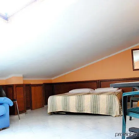 Hotel Octavia 3*
