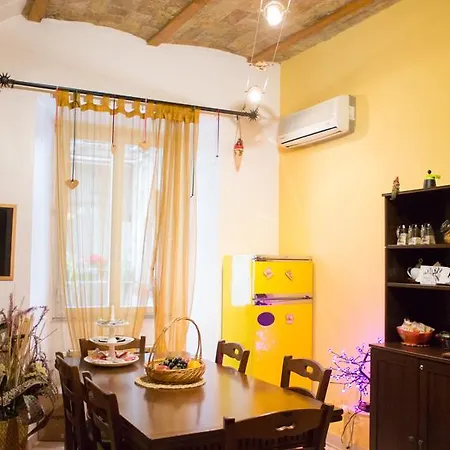 Strawberry House Guest house 2*