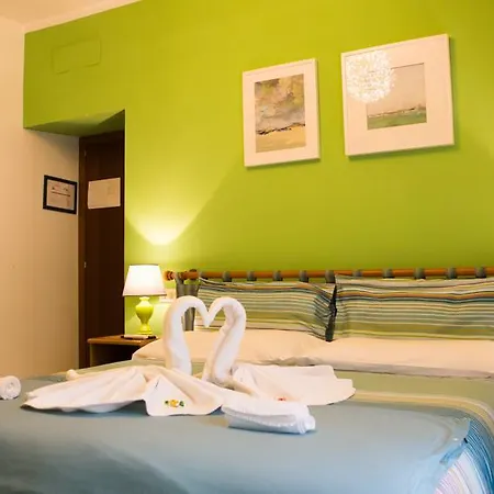 Strawberry House Guest house 2*