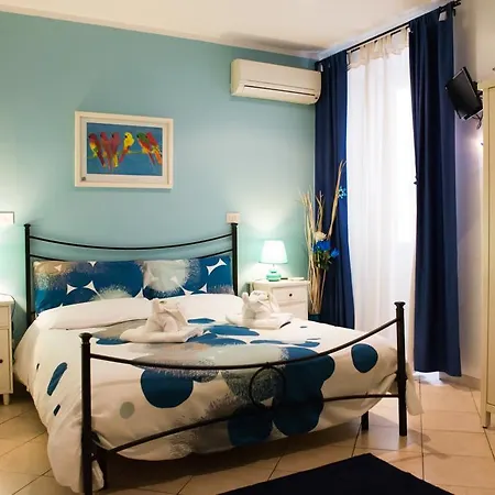 Strawberry House Guest house 2*