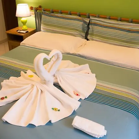 Guest house Strawberry House 2*