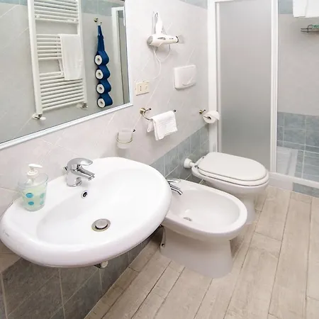 Guest house Strawberry House 2*