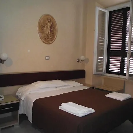 Elide Hotel