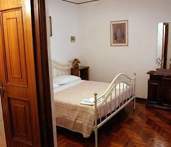 On The Rainbow Bed and breakfast Roma
