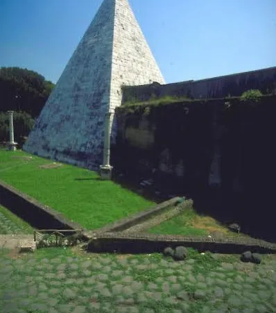 Hotel Aabacus Pyramid House *