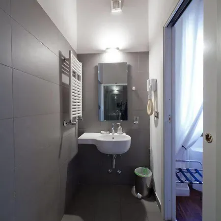Suburbe Bed & Breakfast 2*