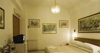 Babri Simim Taj Rome