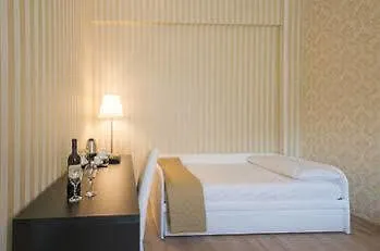 Happy Holiday Hotel 2*