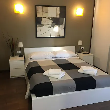 Almi Bed & Breakfast 3*