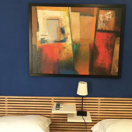 Almi Bed and Breakfast 3*