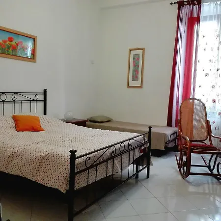 Sessoriana Bed & Breakfast *
