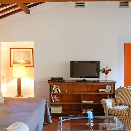 Apartment Campo De' Fiori Bright By Interhome