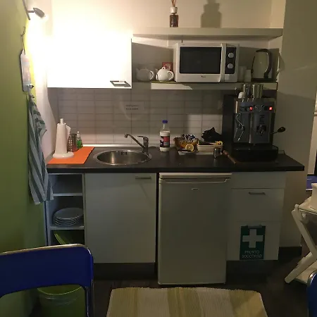 Almi Bed & Breakfast 3*
