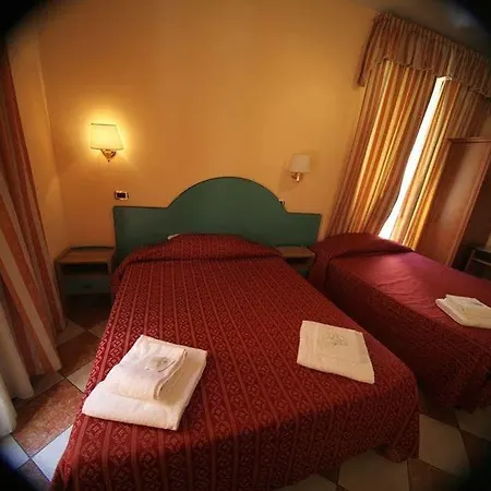 Hollywood 2* Rome