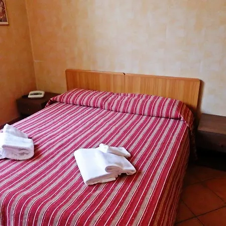 Hotel Casa Per Ferie Santa Maria Alle Fornaci Roma