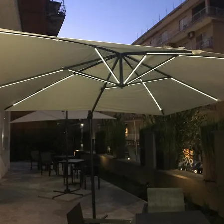 Hotel V99 Roma
