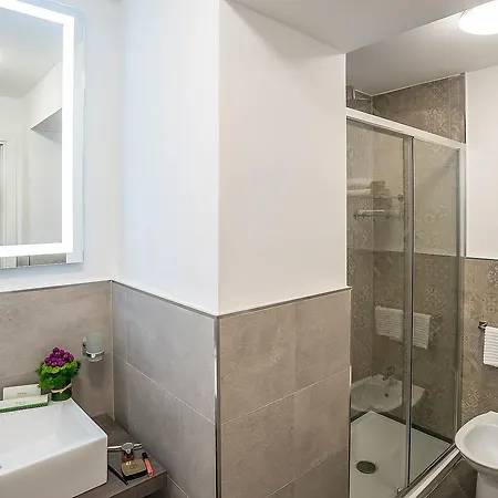 Navona Essence 3*
