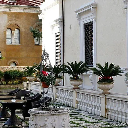 Pinciana Hotel