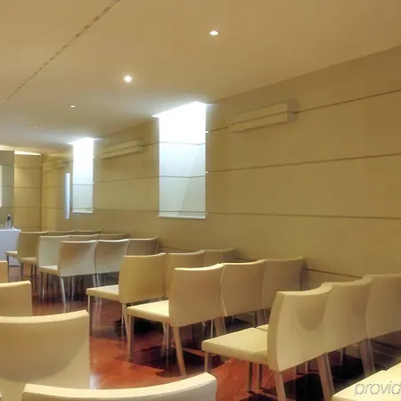 Lancelot Hotel