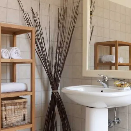 Santi Quattro Al Colosseo Bed & Breakfast 2*