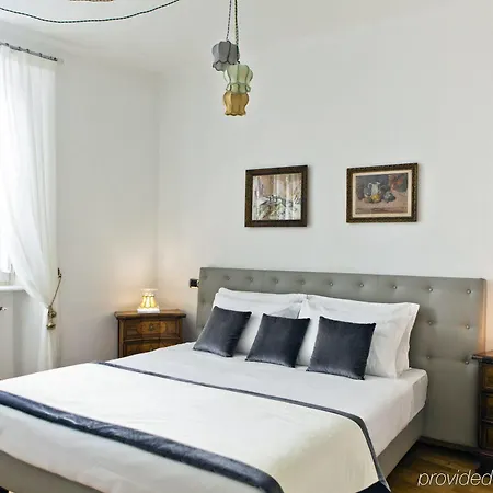 Garibaldi Piazza Di Spagna 3* רומא