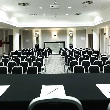 Leon's Place In Отель 4*