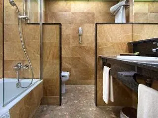 Oda ve Kahvaltı Town House Fontana Di Trevi 3*