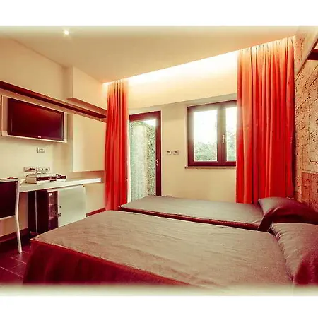 Ways Garden & Leisure Hotel