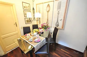 Holiday Rome - Spanish Steps Apartment *