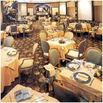 Satellite Palace מלון 4*
