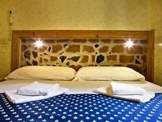Отель Mary Bell 5*
