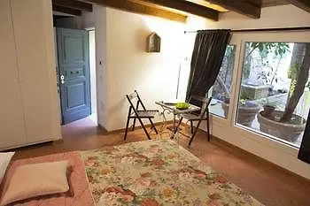 Bed and breakfast Domus Dea 3*