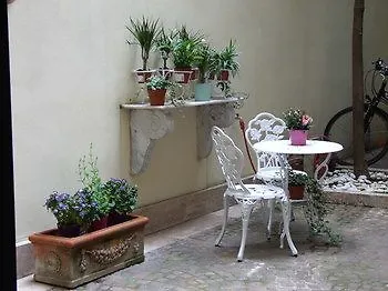 Domus Dea Bed and breakfast Roma