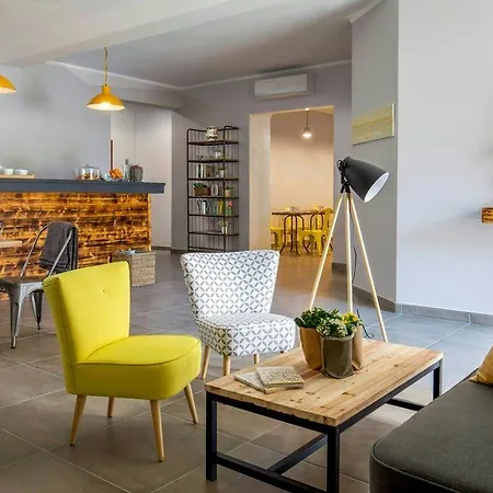 Urban Garden Hotel