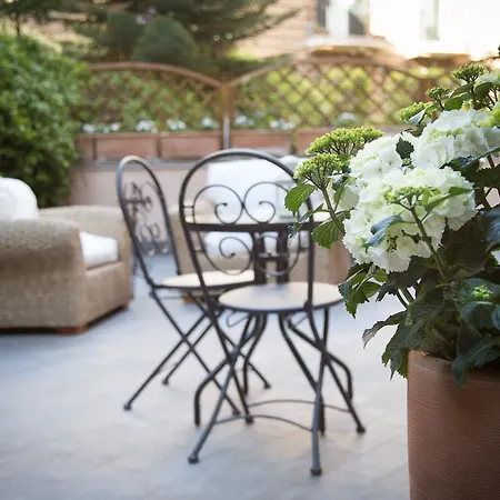 La Piazzetta Delle Regine Bed & Breakfast Roma
