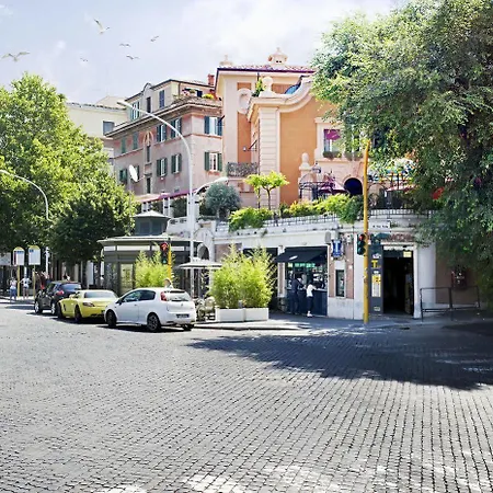 The Corner Roma