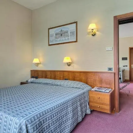 Petra Hotel *