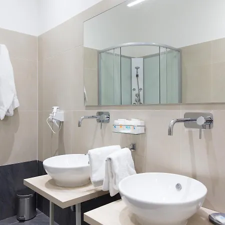 Venustas Hotel 3*