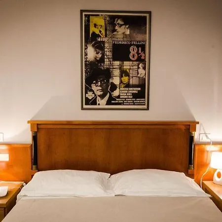 Hotel Rona 2*