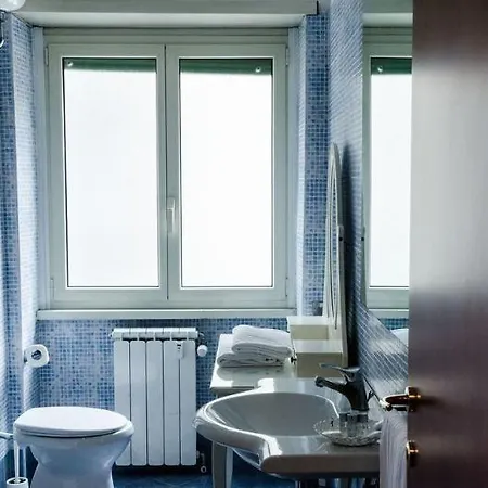 Hotel Rona 2*