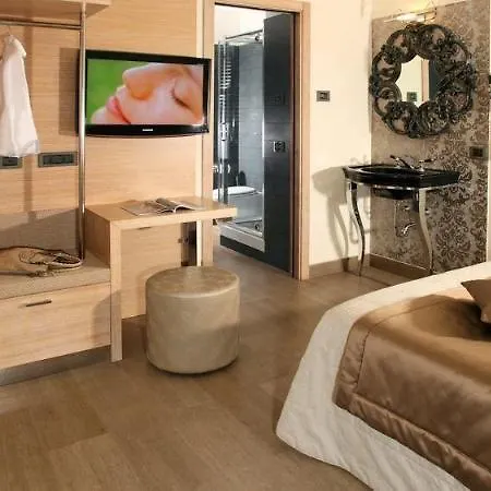 Class House Residenza 2* Roma