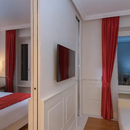 Hotel Degli Artisti 4*