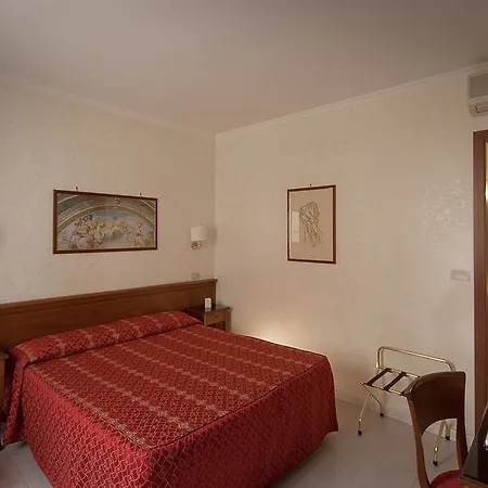 Hotel Silla 2*