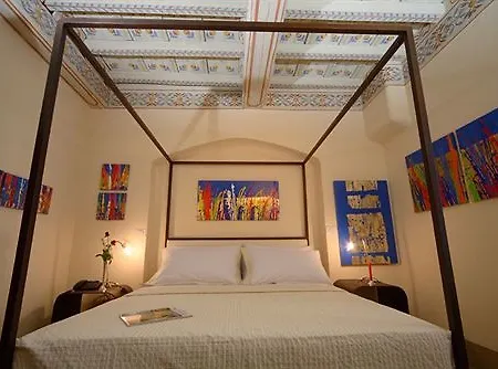 Alojamento de Acomodação e Pequeno-almoço Residenza Torre Colonna 4*