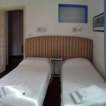 Bed & Breakfast Emi's 2*