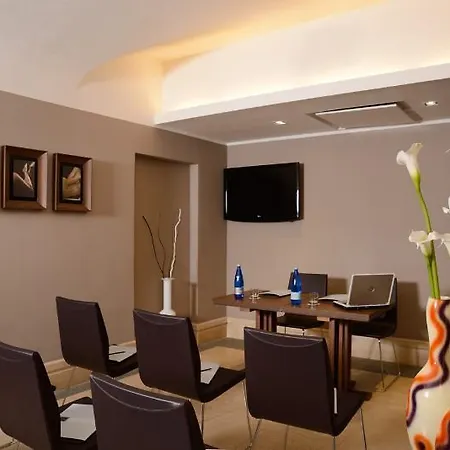 Hotel The Independent 4*