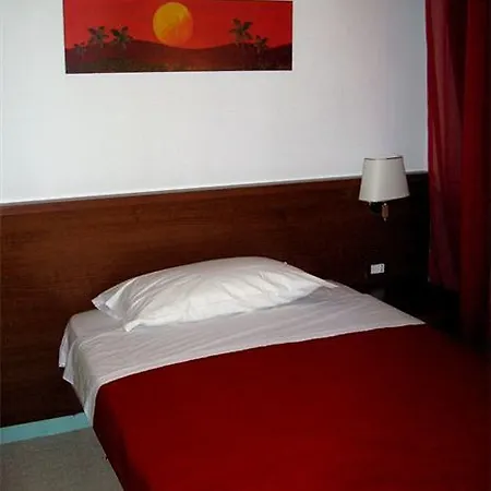 Bed & Breakfast Hold - Luxury 2*