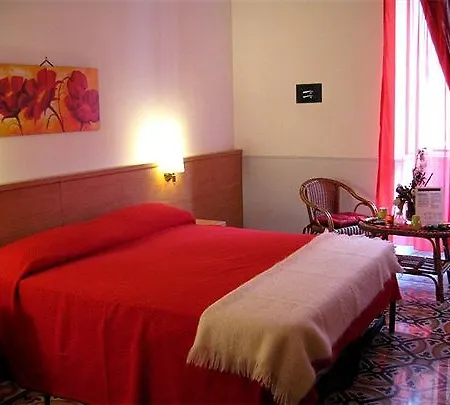 Hold - Luxury 2* Roma